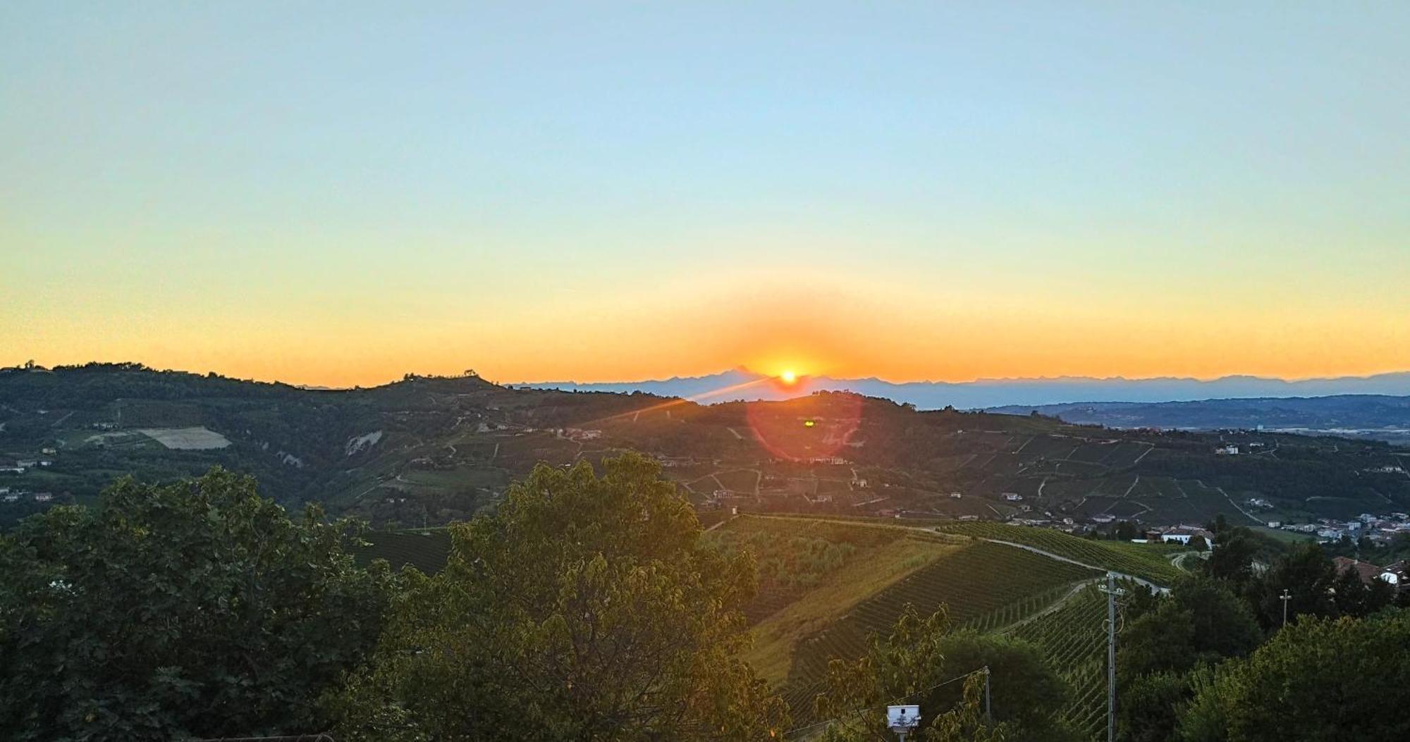 Casa Rubbo - Appartamento 'Como' Nelle Langhe Alba  Luaran gambar