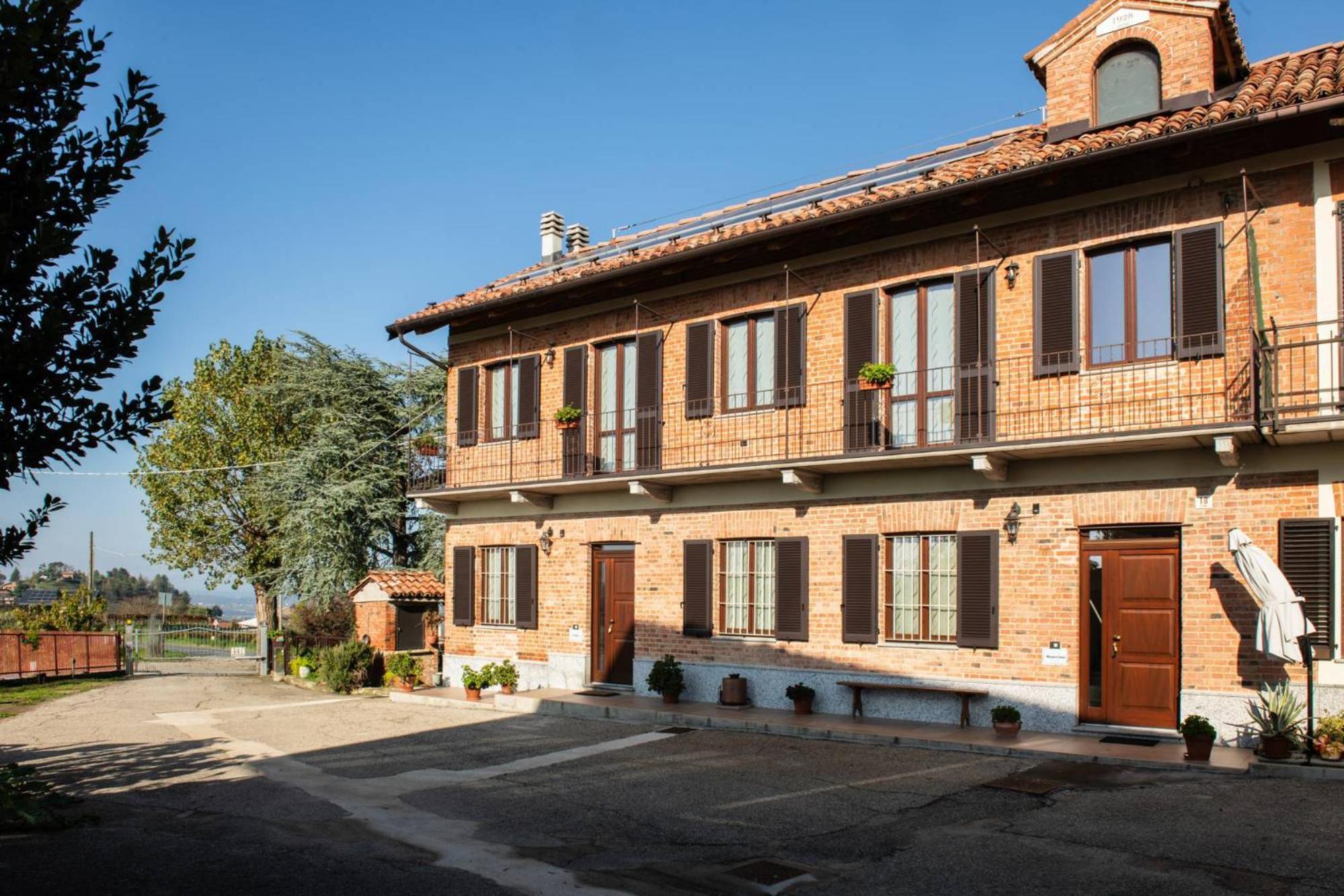 Casa Rubbo - Appartamento 'Como' Nelle Langhe Alba  Luaran gambar