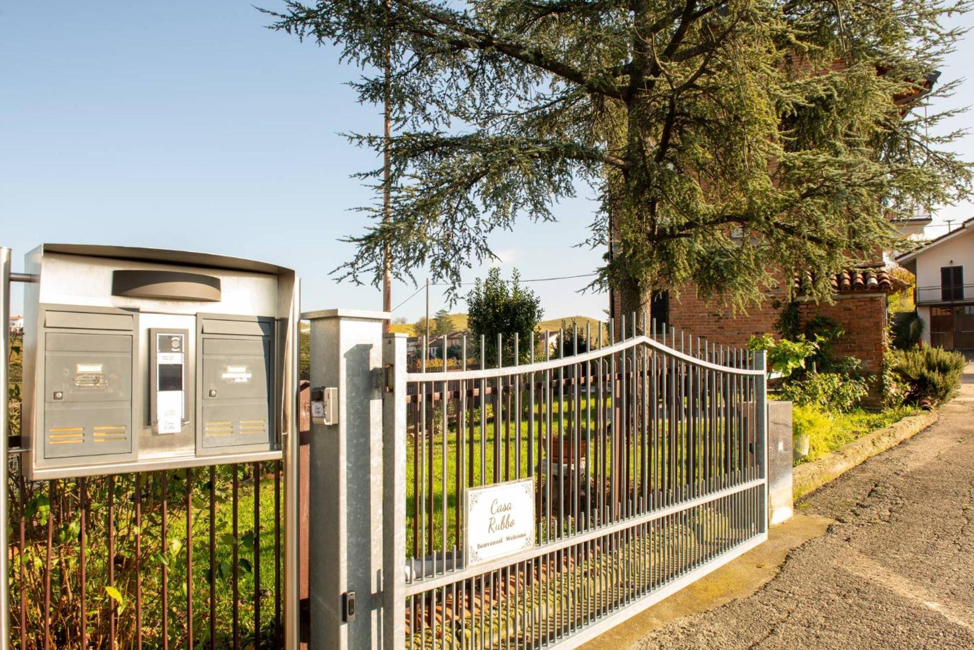 Casa Rubbo - Appartamento 'Como' Nelle Langhe Alba  Luaran gambar